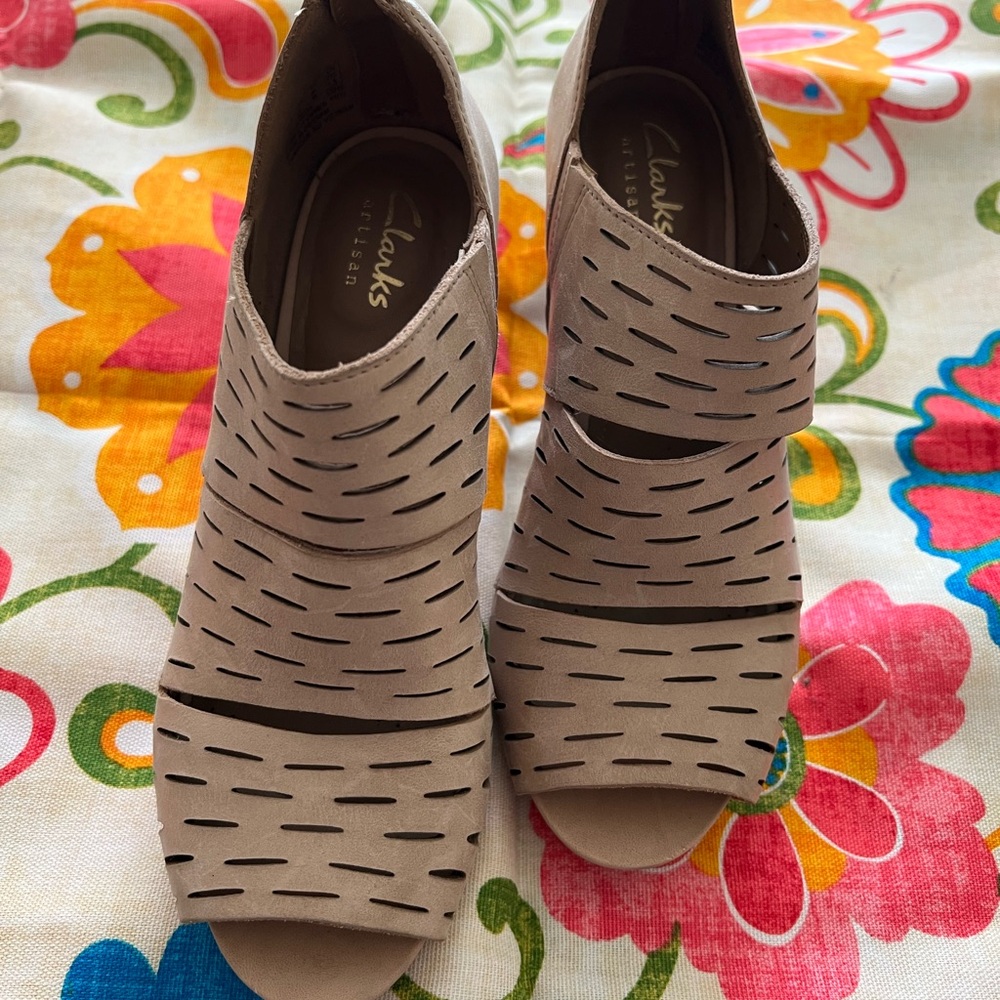 Clarks Women’s Taupe Cutout Peep-Toe Heels